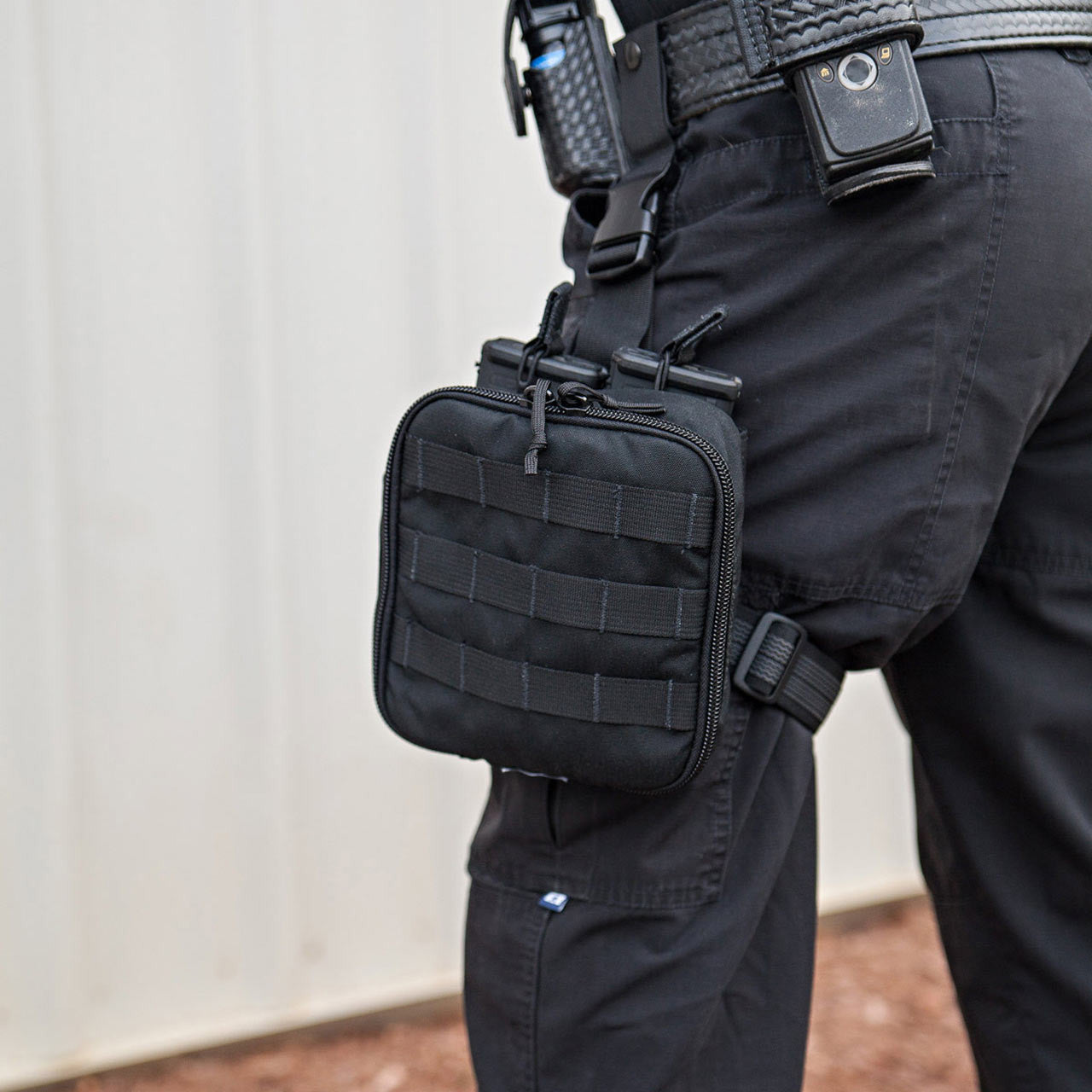 Patrol Rifle Response Kit, on leg