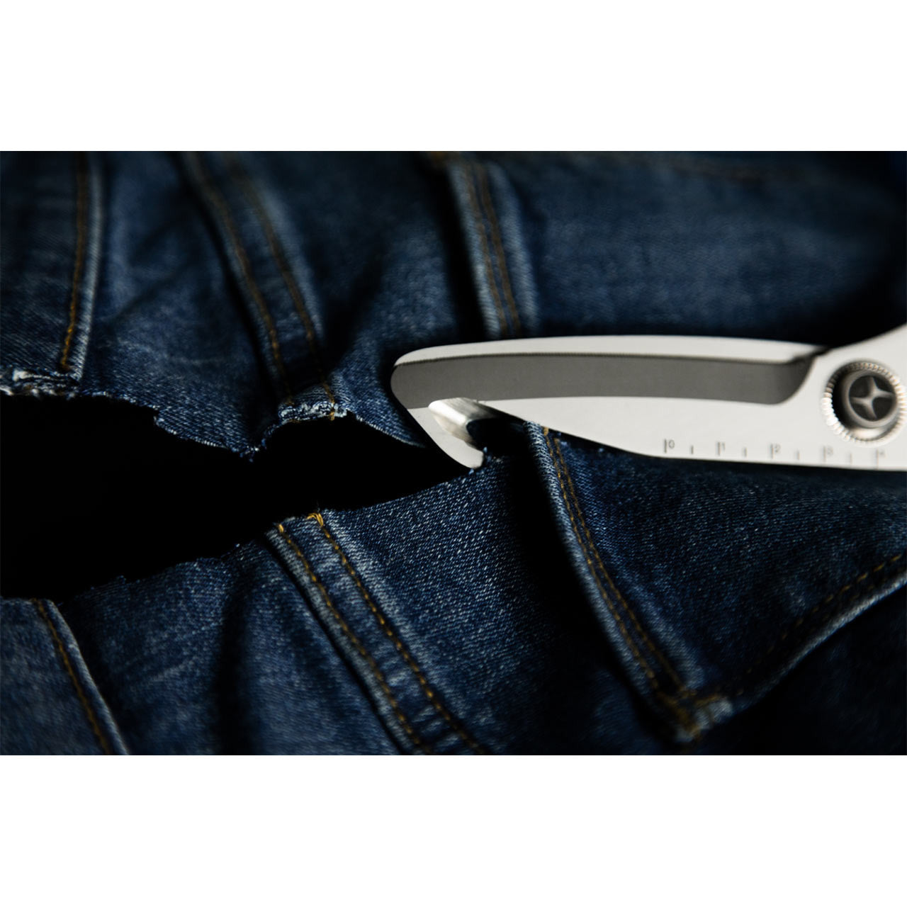 Heros shears, in use