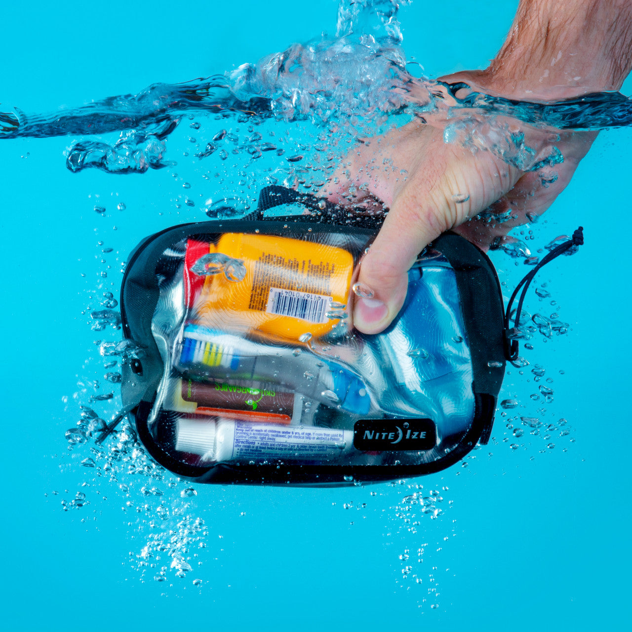 RunOff® Waterproof Packing Cube, underwater
