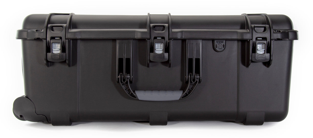 Nanuk 963 Wheeled Case, front showing latches