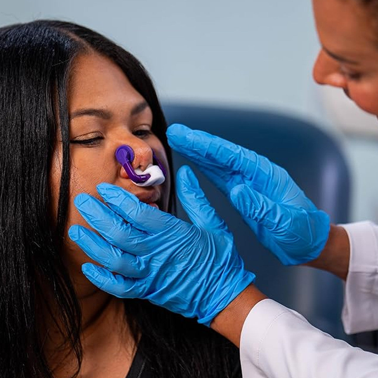 NasaClip N2 Nosebleed Treatment, in use