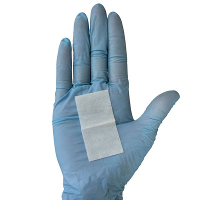 Sting Relief Wipe, in hand