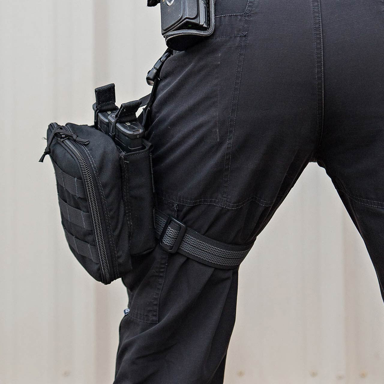 Patrol Rifle Response Kit, on leg