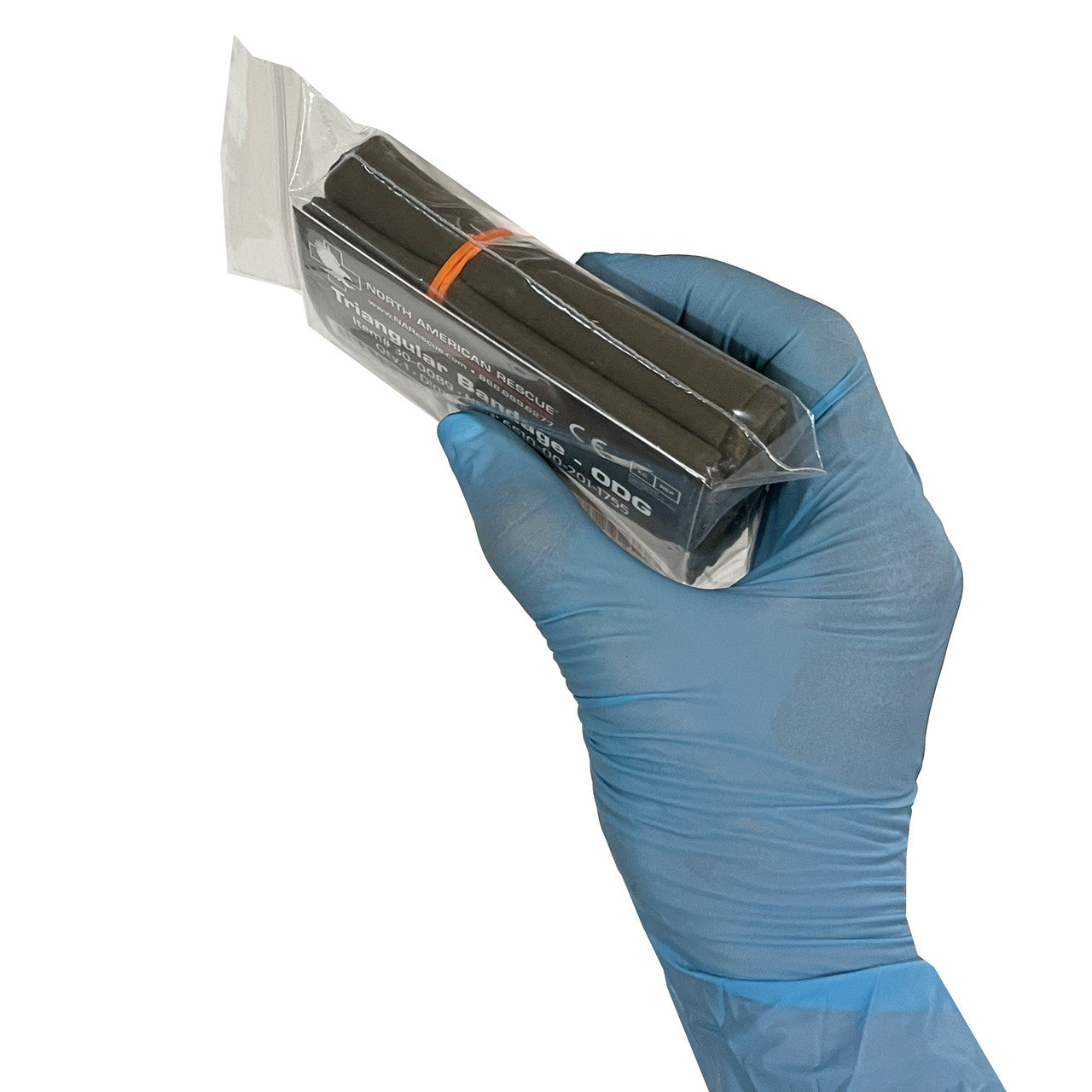 Triangular Bandage, in hand (side)
