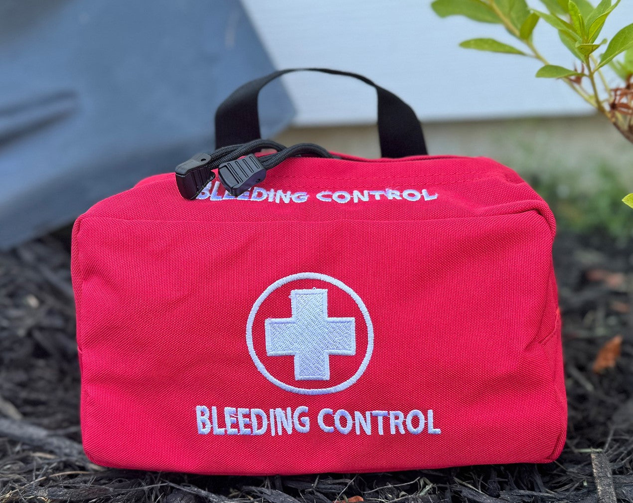 Bleeding Control Bag, outdoors 