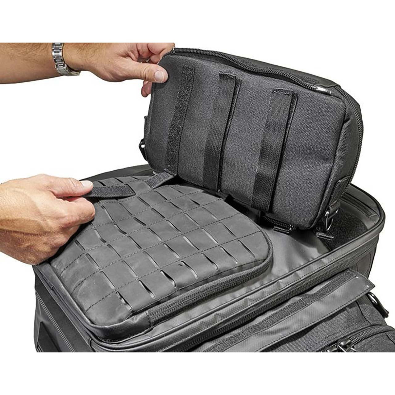 V.E.R.S.A.™ PRO X Pack, front pocket open