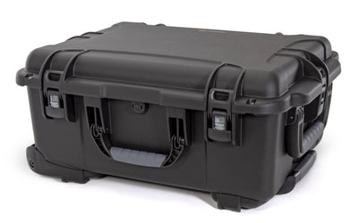 Nanuk 955 Wheeled Case, front showing latches