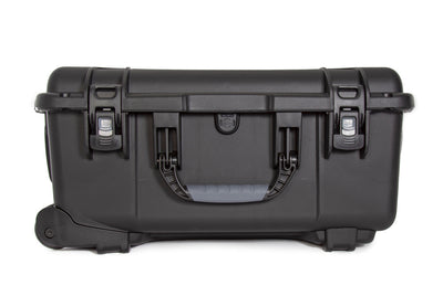 Nanuk 955 Wheeled Case, front showing latches